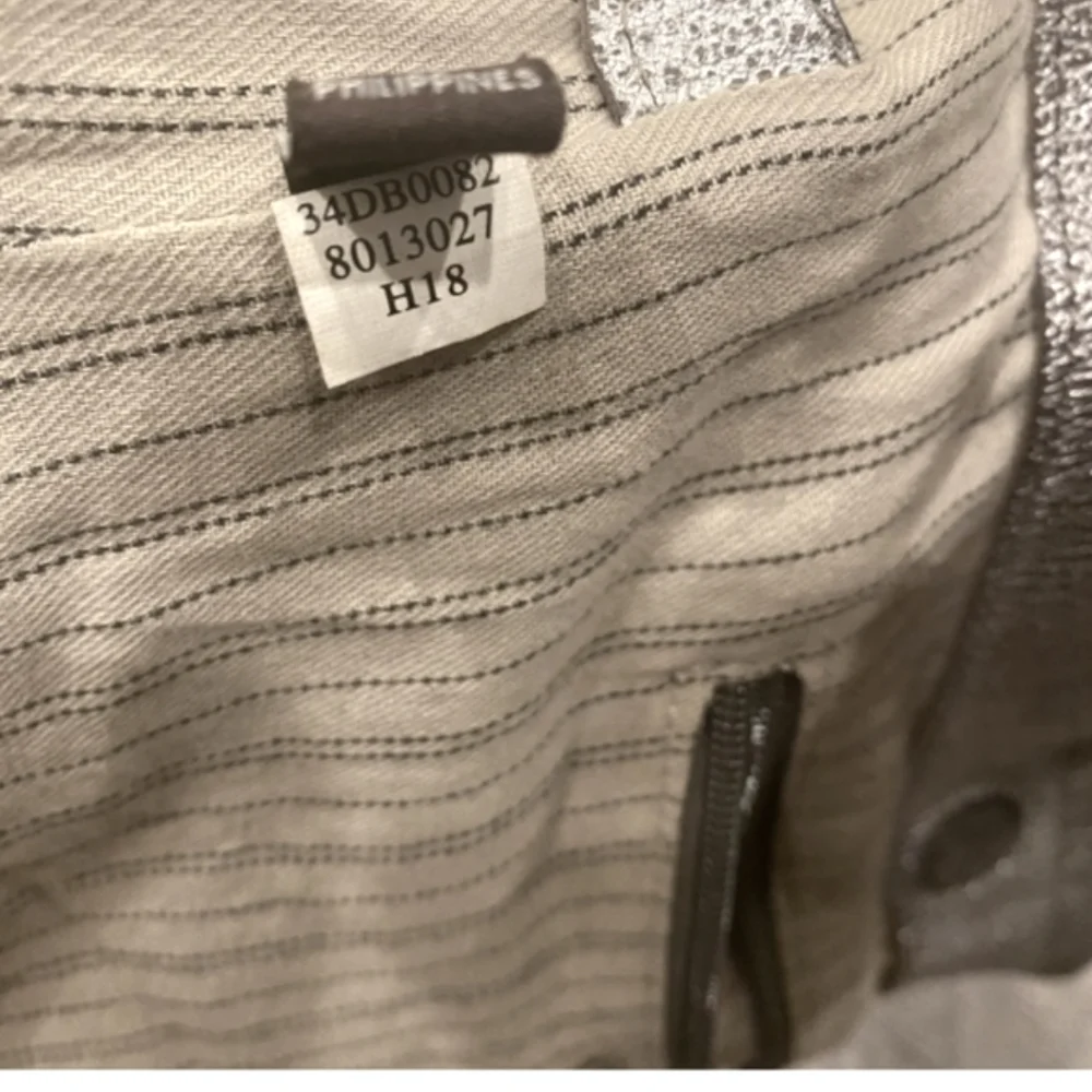 FRYE Melissa Leather Hobo/Shoulder/Crossbody Bag .. Silver